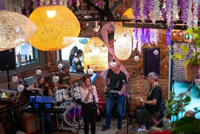 Saint Rock Station en live
