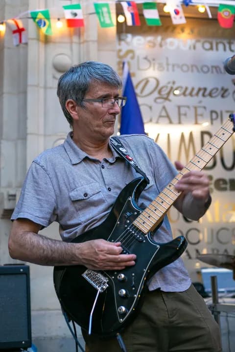 Nicolas, Guitare · Chant