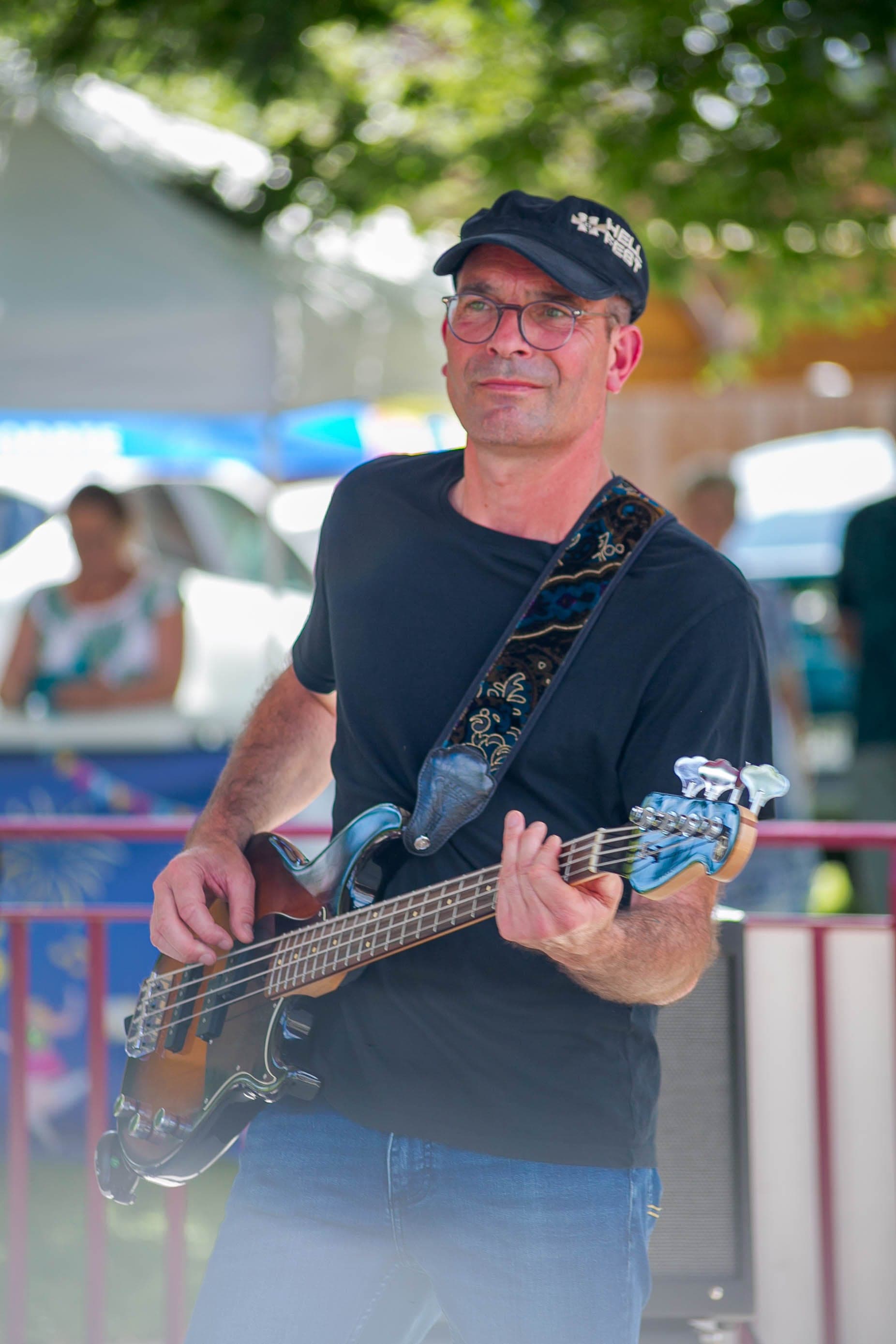 Stéphane, Guitare basse